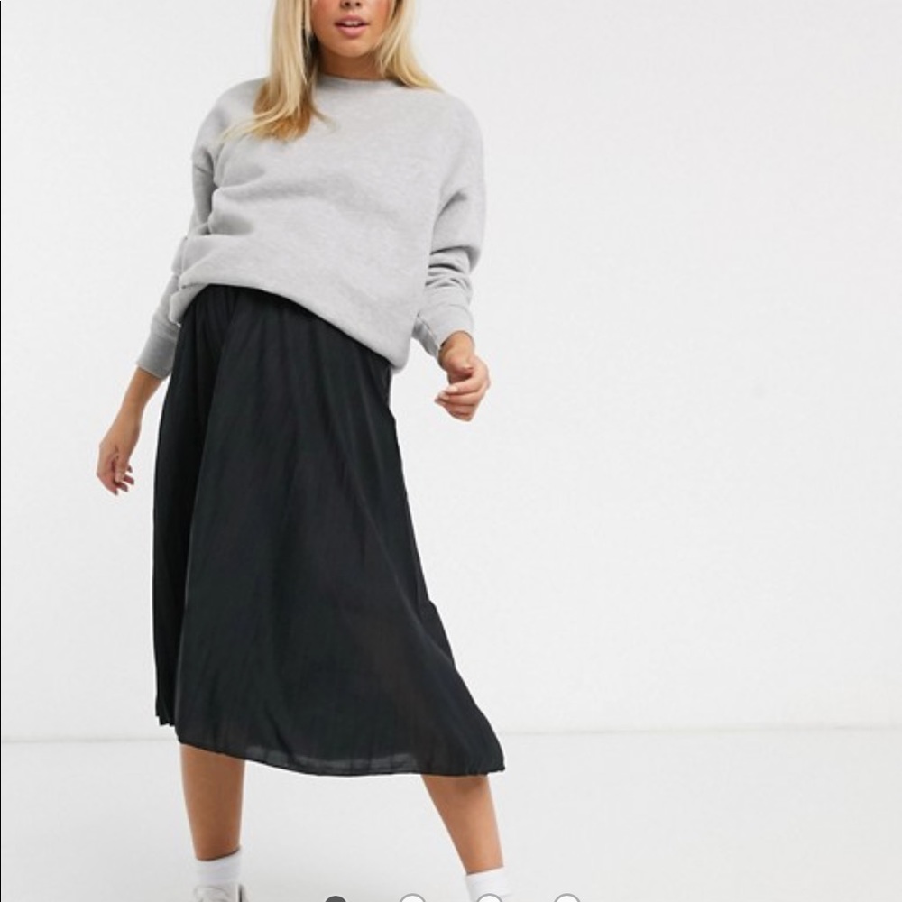 BNWT ASOS Maternity pleated midi skirt
